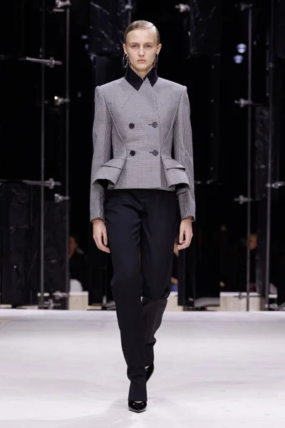 Look 37